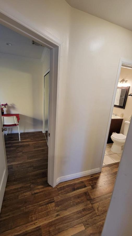 Adorable Modern Guesthouse With Full Kitchen ลอสแอนเจลิส ภายนอก รูปภาพ