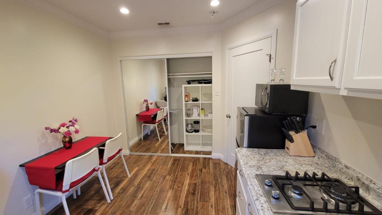 Adorable Modern Guesthouse With Full Kitchen ลอสแอนเจลิส ภายนอก รูปภาพ